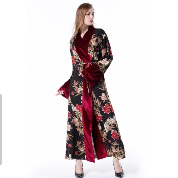 Women fashion - Picture 2 of 8